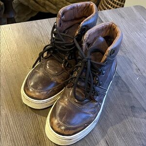 Very new unisex Brown Leather High-Top Shoes
